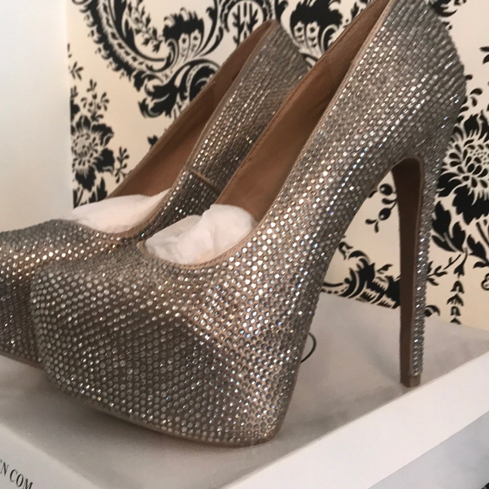 Steve Madden Rhinestone platform Heels